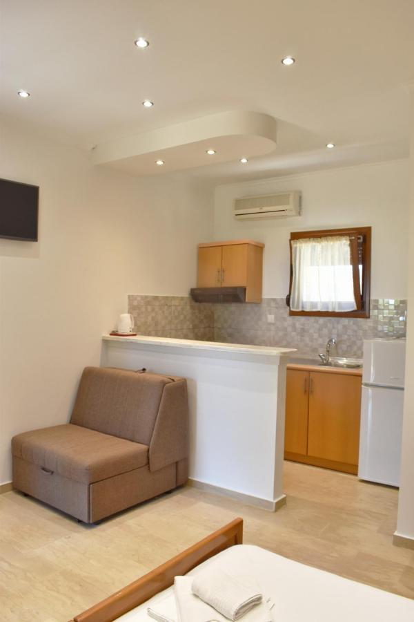 Kapsogeorgis Rooms كوينيرا المظهر الخارجي الصورة
